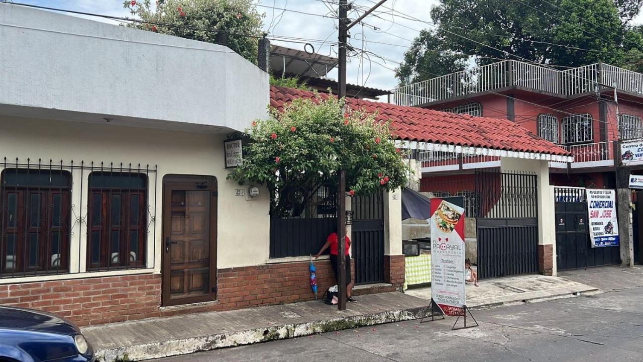 El Meson De Los Abuelitos 雷塔卢莱乌 外观 照片